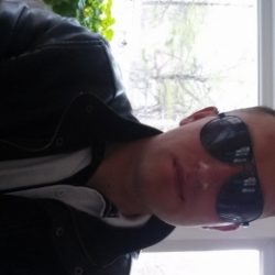 Парень из Москвы, ищу девушку. Хочу секса, и чем больше, тем лучше. Парень из Москвы, ищу девушку. Хочу секса, и чем больше, тем лучше.