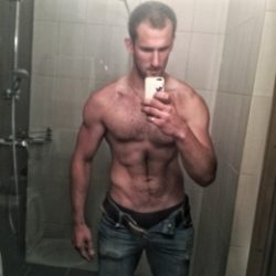 Парень, ищу девушку, способную разнообразить и вдохнуть новую жизнь Парень, ищу девушку, способную разнообразить и вдохнуть новую жизнь