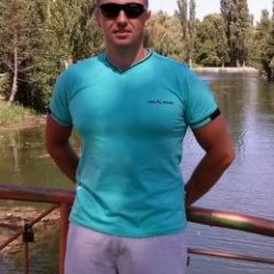 Парень из Москвы, ищу девушку любого возраста для страстного вечера или ночи Парень из Москвы, ищу девушку любого возраста для страстного вечера или ночи