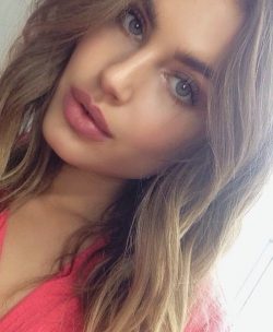 Девушка снимет напряжение и усталость мужчине в Курске Девушка снимет напряжение и усталость мужчине в Курске