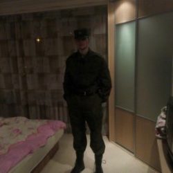 Парень, ищу любительницу куни, Госпожу Парень, ищу любительницу куни, Госпожу