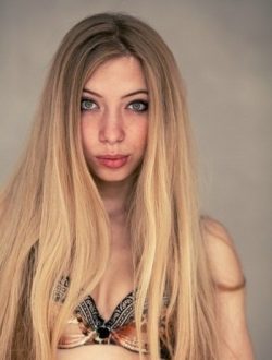 Шикарная блондинка ищет парня в Курске Шикарная блондинка ищет парня в Курске